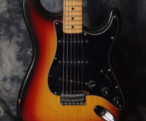 Fender Strat Hardtail 1977 (Consignment) No Longer Available